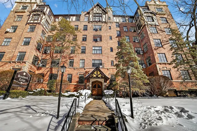 $359,500 | 292 Main Street, Unit 6A, White Plains, NY 10601