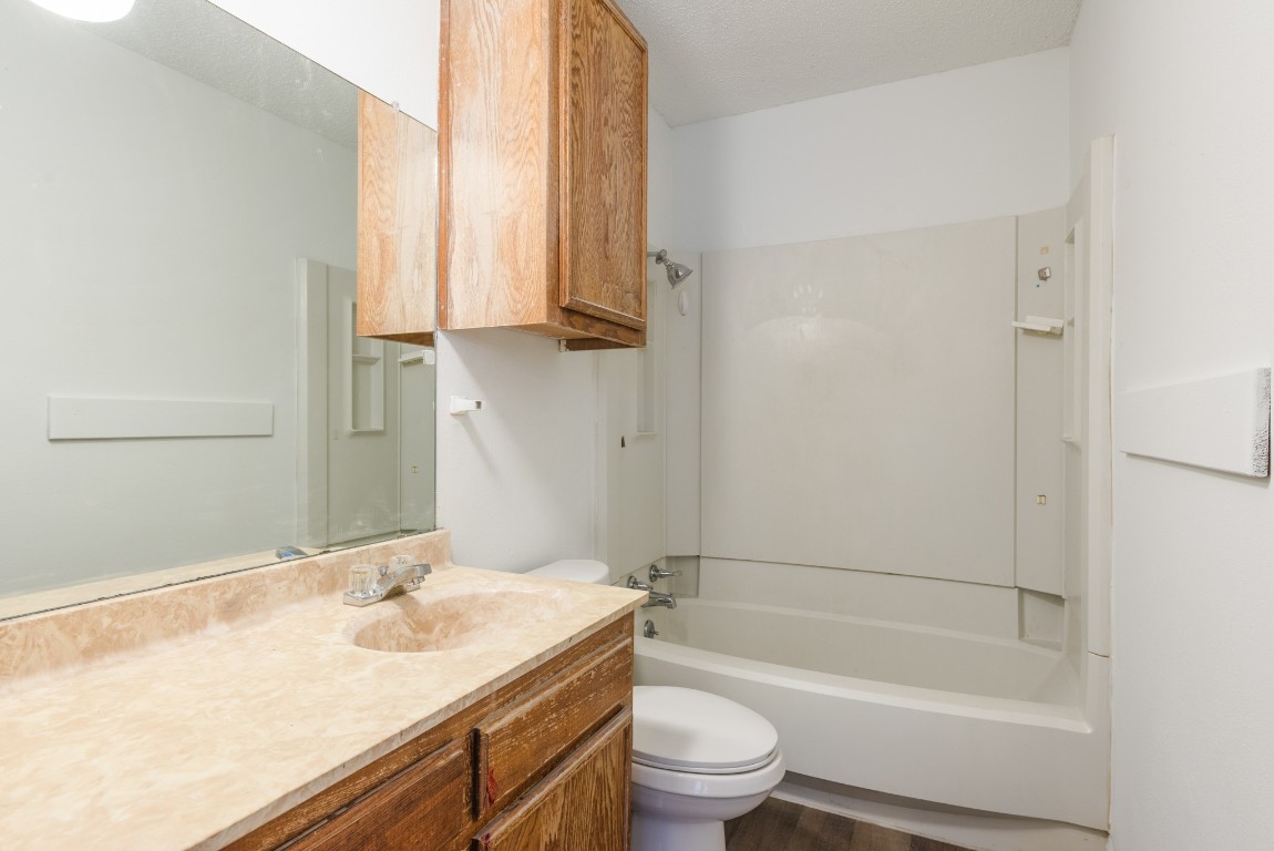 6910 Rifle Bend, Unit B Austin, TX 78736 - Photo 14 of 17 Upstairs Full Bathroom