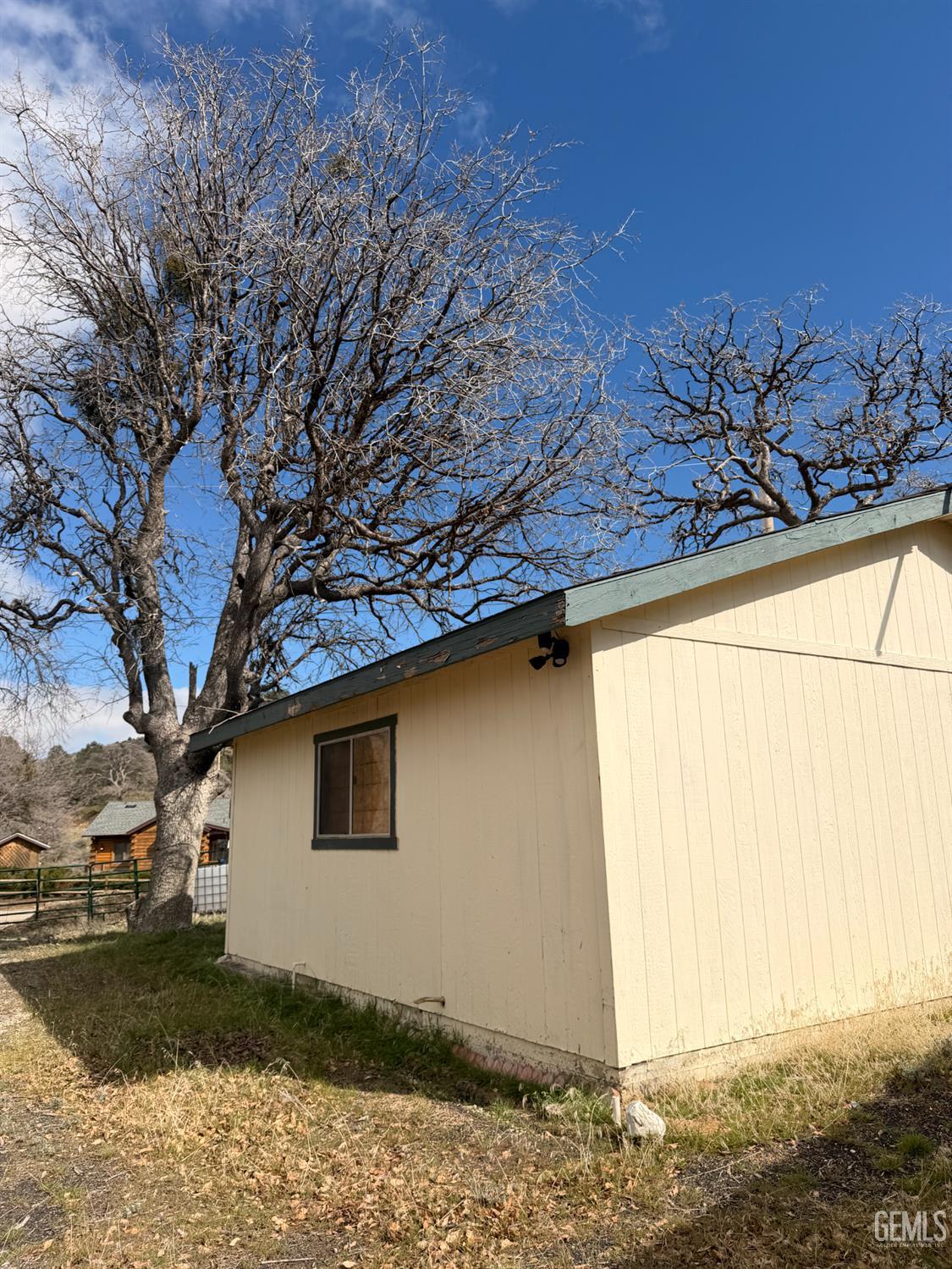Undisclosed Address Tehachapi, CA 93561 - Photo 15 of 15 a backyard of a house