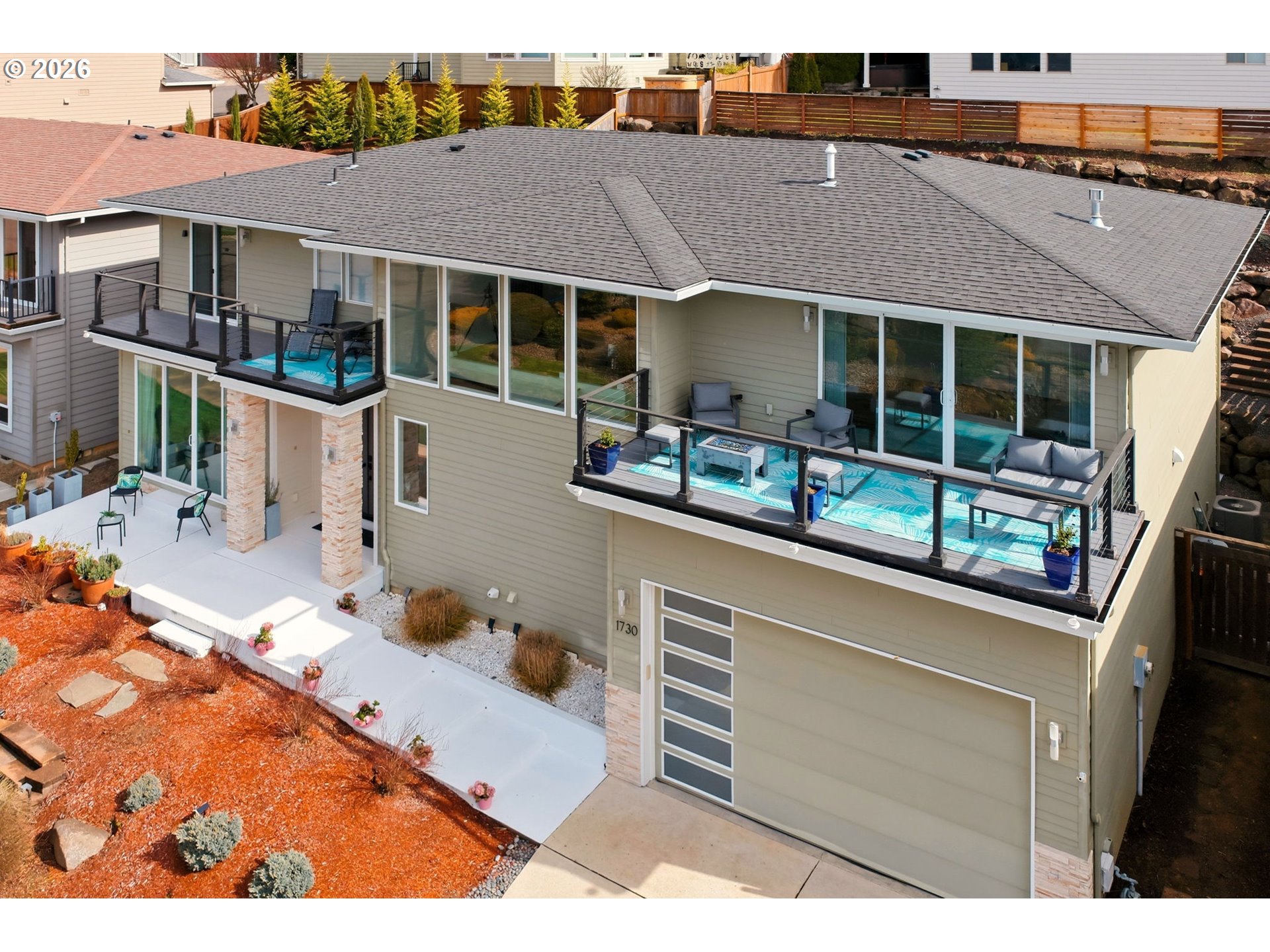 a view of house with a outdoor space