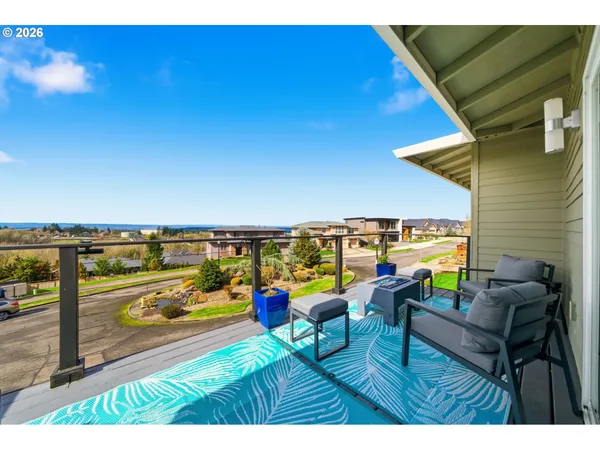 $1,143,300 | 1730 Northwest Klickitat Street, Camas, WA 98607