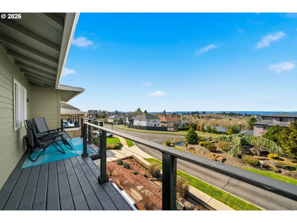 $1,143,300 | 1730 Northwest Klickitat Street, Camas, WA 98607