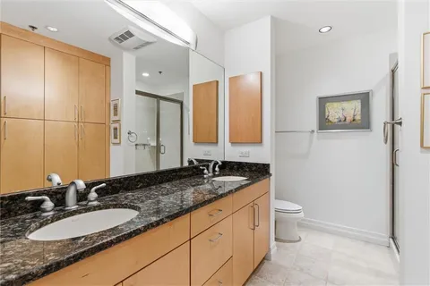 $1,100,000 | 4950 Central Street, Unit 805, Kansas City, MO 64112