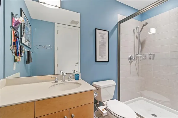 $1,100,000 | 4950 Central Street, Unit 805, Kansas City, MO 64112