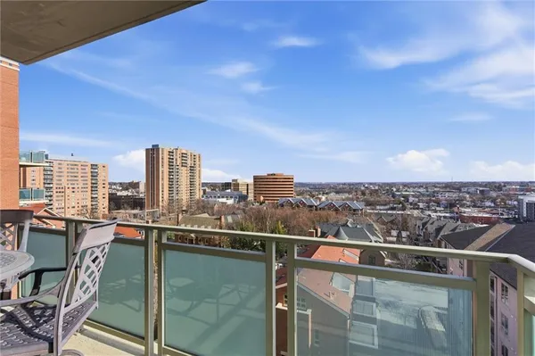 $1,100,000 | 4950 Central Street, Unit 805, Kansas City, MO 64112
