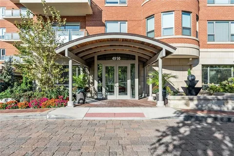 $1,100,000 | 4950 Central Street, Unit 805, Kansas City, MO 64112