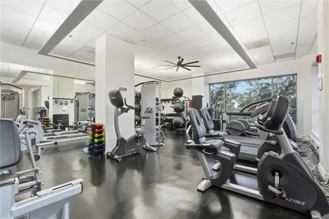 $1,200,000 | 4950 Central Street, Unit 805, Kansas City, MO 64112