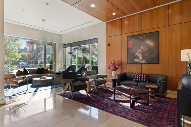 $1,200,000 | 4950 Central Street, Unit 805, Kansas City, MO 64112