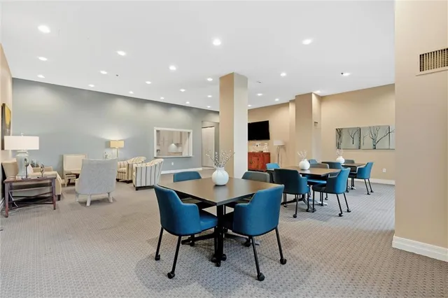 $1,200,000 | 4950 Central Street, Unit 805, Kansas City, MO 64112