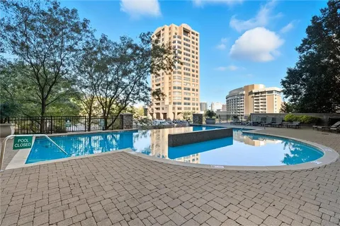 $1,200,000 | 4950 Central Street, Unit 805, Kansas City, MO 64112