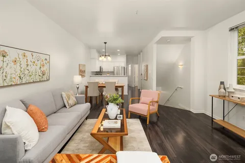 $550,000 | 1800 Northeast 40th Street, Unit C1, Renton, WA 98056