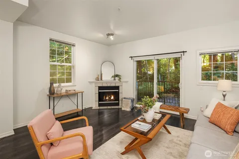 $550,000 | 1800 Northeast 40th Street, Unit C1, Renton, WA 98056