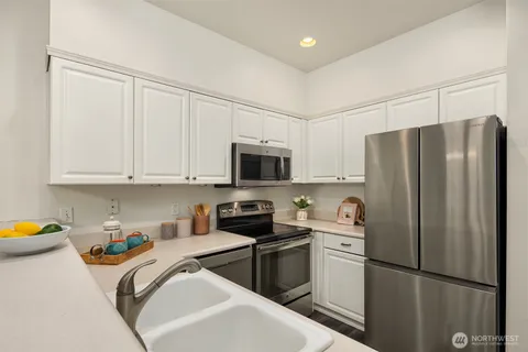 $550,000 | 1800 Northeast 40th Street, Unit C1, Renton, WA 98056