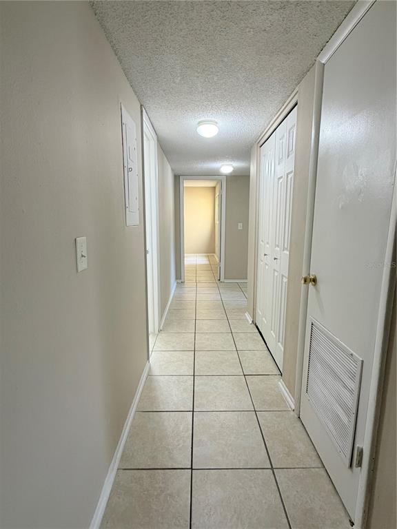 908 Lake Destiny Road, Unit B Altamonte Springs, FL 32714 - Photo 5 of 16 a view of a hallway