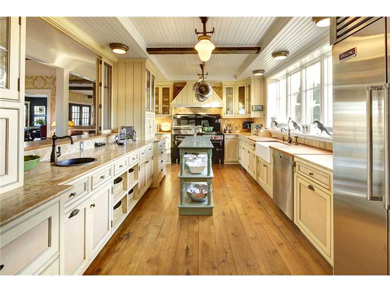 563 Puncatest Neck Road Tiverton, RI 02878 - Photo 4 of 25 Kitchen.
