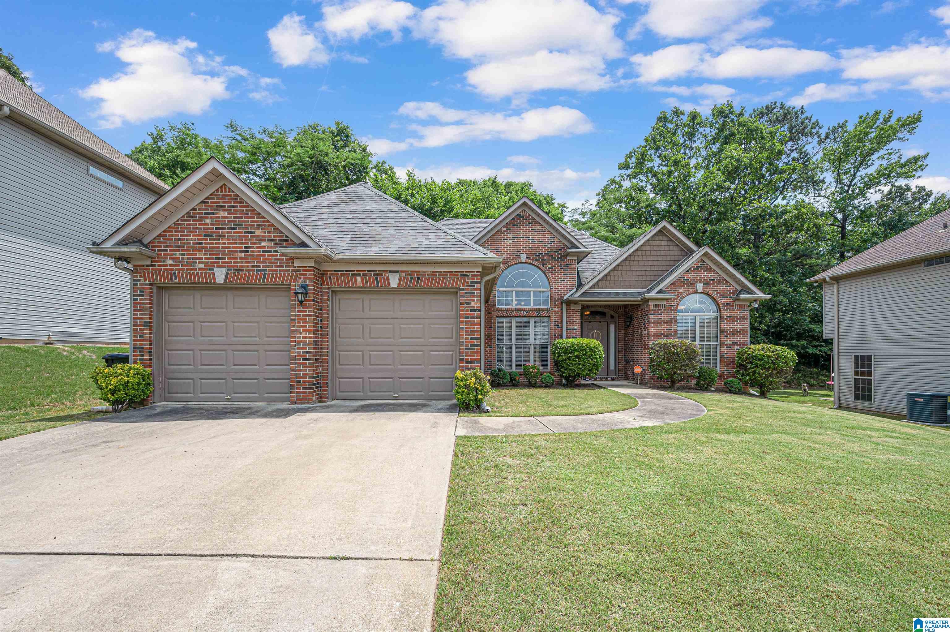 5321 Summerset Way Bessemer, AL 35022 - Photo 2 of 34