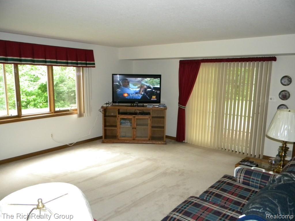 3116 Rivers Edge Drive Wayne, MI 48184 - Photo 24 of 33 Family Room with walkout.
