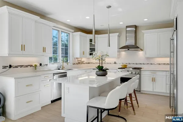 $1,700,000 | 26 Sunset Road, Livingston, NJ 07039