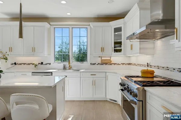 $1,700,000 | 26 Sunset Road, Livingston, NJ 07039