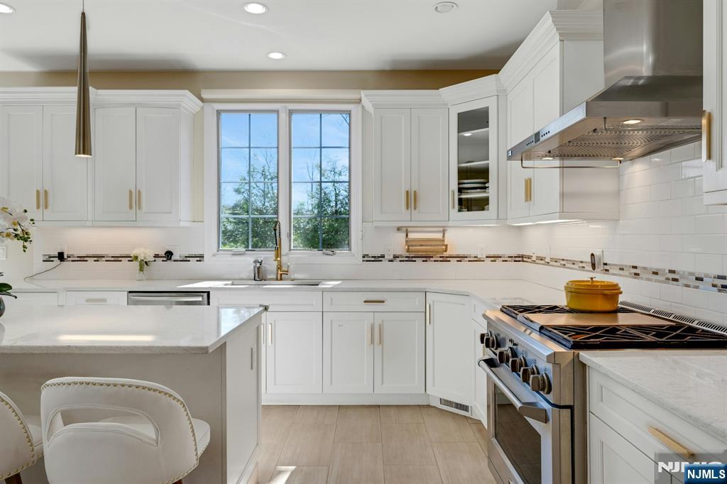 26 Sunset Road Livingston, NJ 07039 - Photo 14 of 39