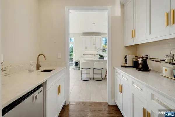 $1,700,000 | 26 Sunset Road, Livingston, NJ 07039