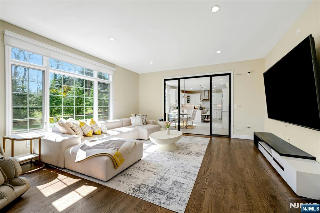 26 Sunset Road Livingston, NJ 07039 - Photo 8 of 39