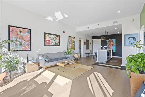 $2,600 | 411 Fairpoint Street, Unit 202, Chattanooga, TN 37405