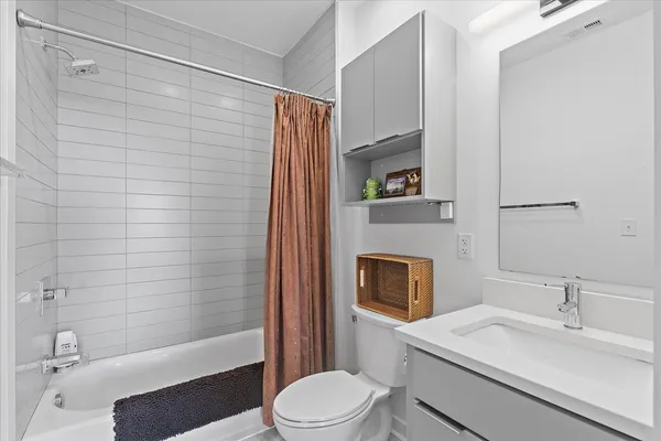 $2,600 | 411 Fairpoint Street, Unit 202, Chattanooga, TN 37405