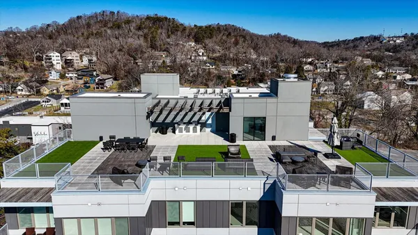 $2,600 | 411 Fairpoint Street, Unit 202, Chattanooga, TN 37405