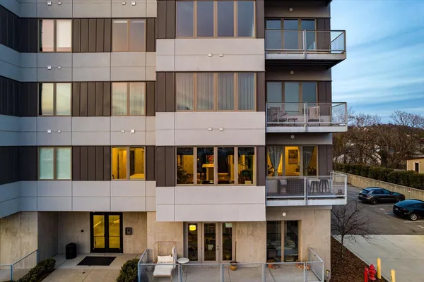 $2,600 | 411 Fairpoint Street, Unit 202, Chattanooga, TN 37405