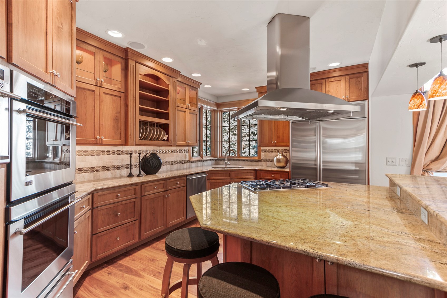 780 Penstemon Road Keystone, CO 80435 - Photo 7 of 40 High-end Kitchen finishes.