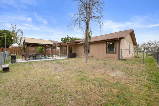 $1,975 | 20807 Boggy Ford Road, Lago Vista, TX 78645