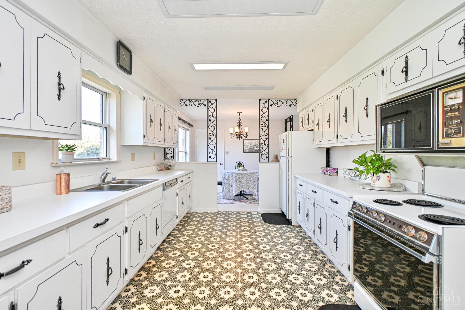 4939 Rumpke Road Cincinnati, OH 45245 - Photo 6 of 24 Gallery Image 6