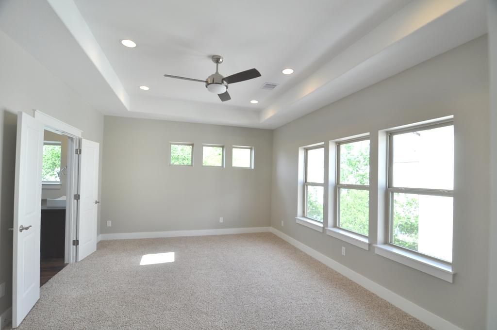4303 Dickson Street, Unit A Houston, TX 77007 - Photo 19 of 30 a view of an empty room with a window