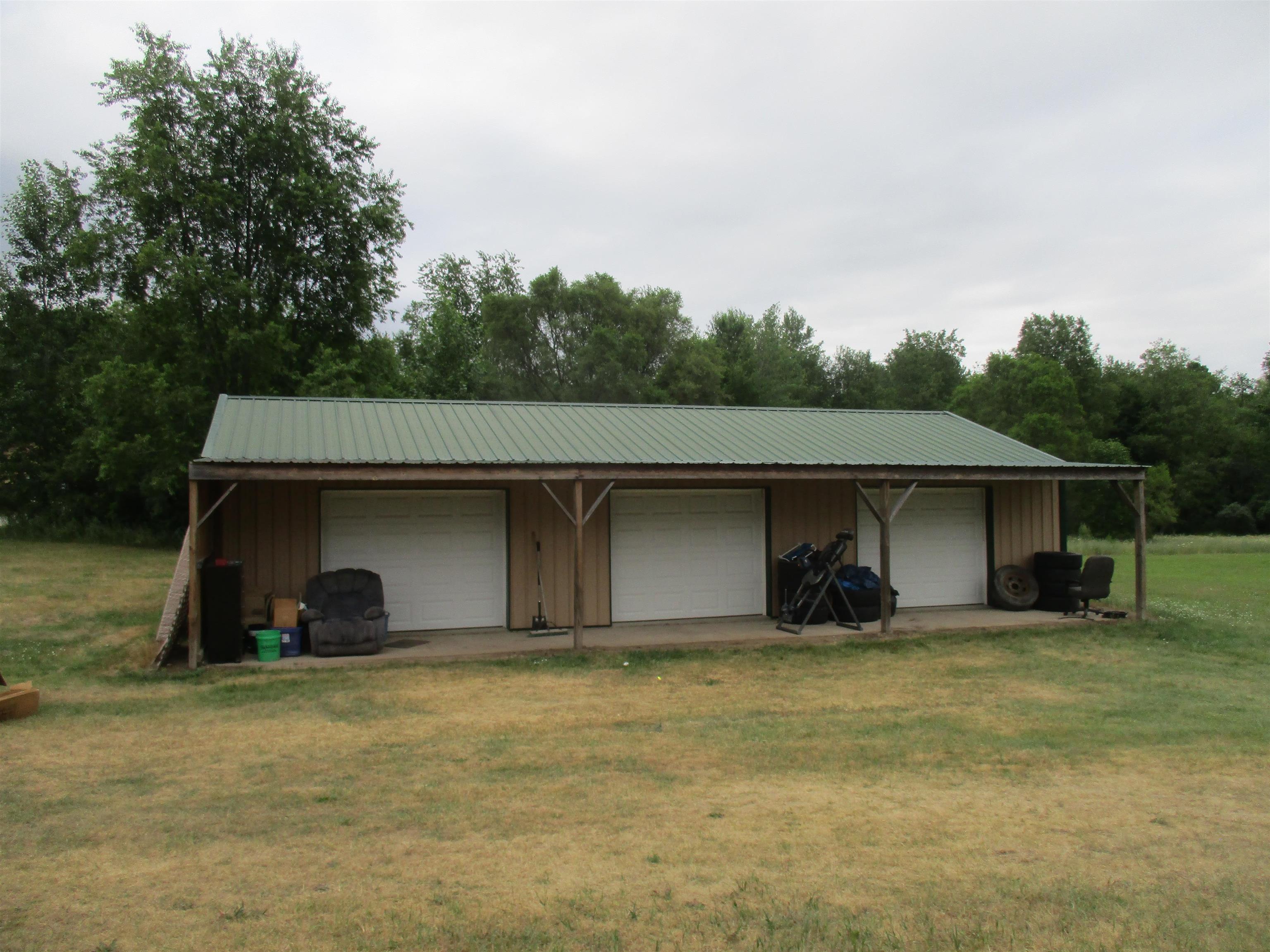 10208 West Jackson Road Elwell, MI 48832 - Photo 14 of 17 1902235-13.JPG