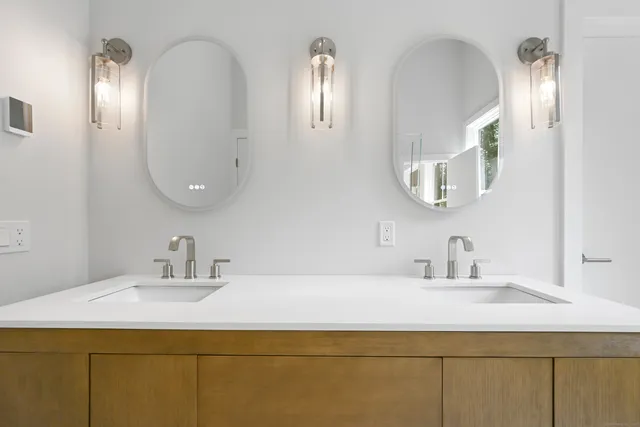 $2,195,000 | 17 Clover Lane, Westport, CT 06880