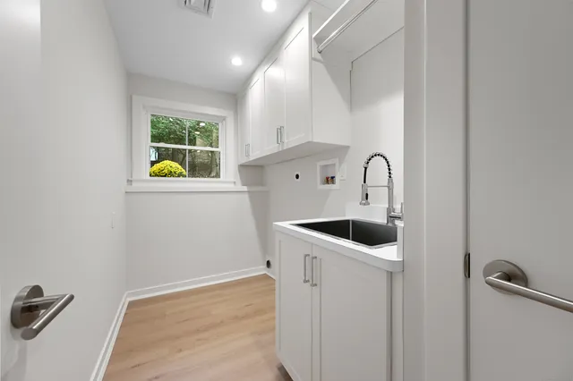 $2,195,000 | 17 Clover Lane, Westport, CT 06880