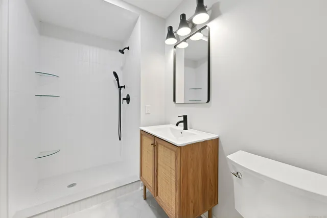 $2,195,000 | 17 Clover Lane, Westport, CT 06880