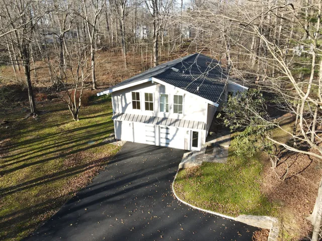 $2,195,000 | 17 Clover Lane, Westport, CT 06880