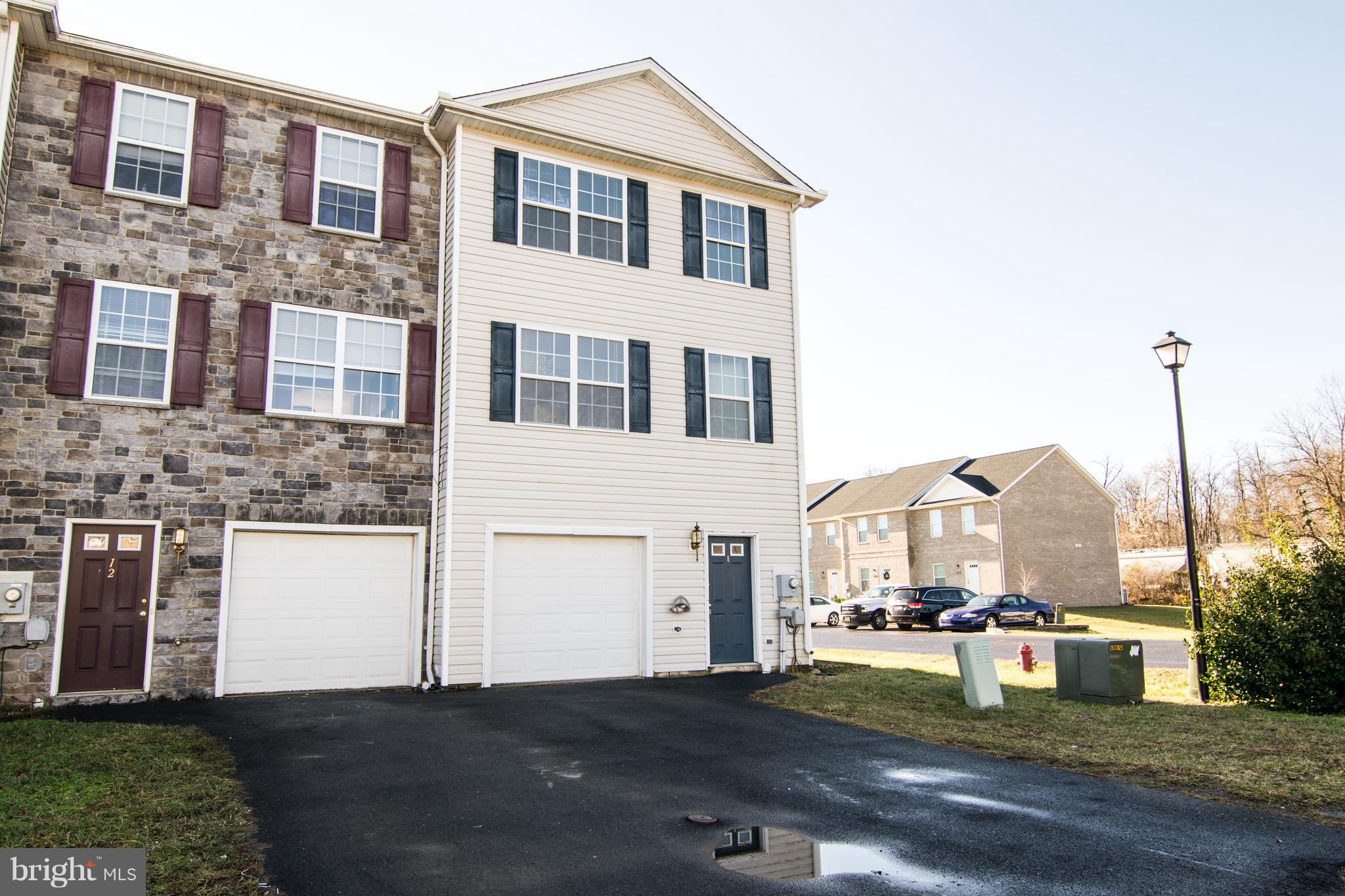 8 Silas Inwood, WV 25428 - Photo 3 of 27 End Unit Town Home