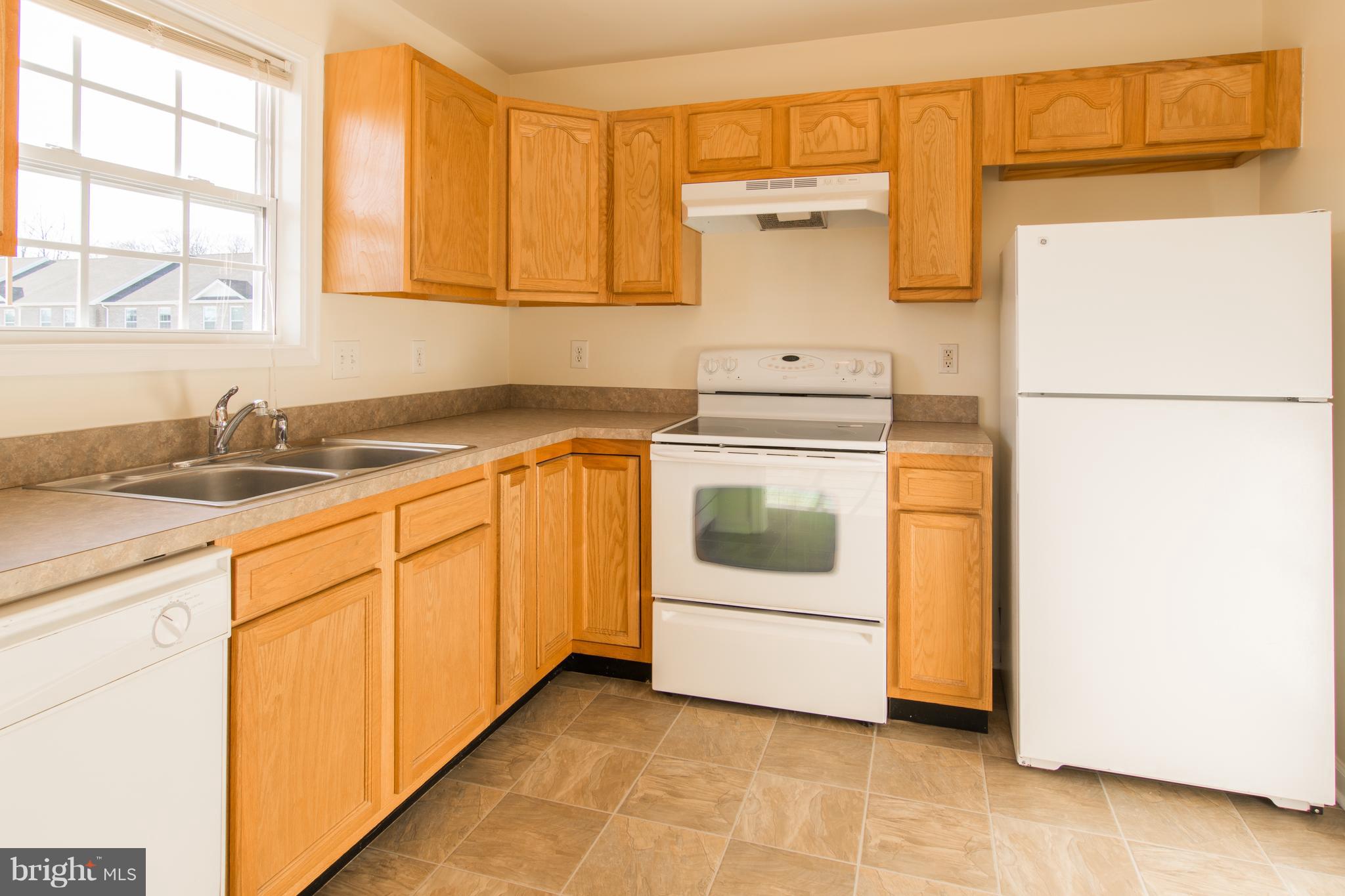 8 Silas Inwood, WV 25428 - Photo 10 of 27 Kitchen