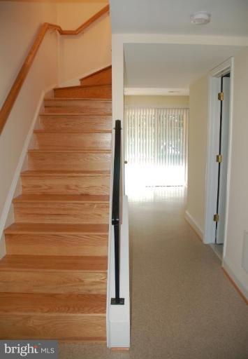 73 Timber Rock Road Gaithersburg, MD 20878 - Photo 2 of 25 Entrance/foyer