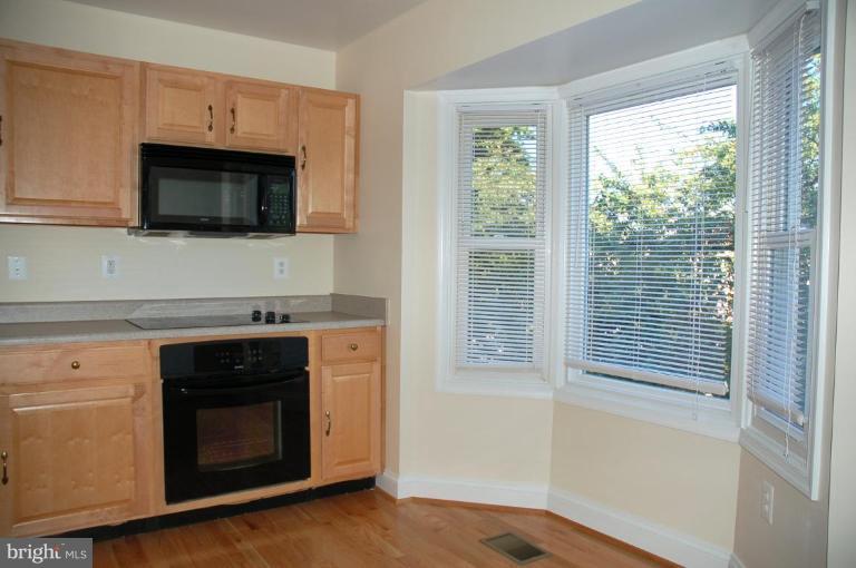 73 Timber Rock Road Gaithersburg, MD 20878 - Photo 11 of 25 Kitchen, eat-in bump out