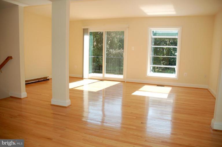 73 Timber Rock Road Gaithersburg, MD 20878 - Photo 6 of 25 Main floor, living and dining room
