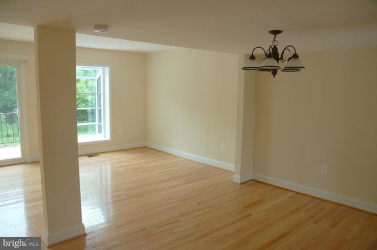 73 Timber Rock Road Gaithersburg, MD 20878 - Photo 7 of 25 Dining room