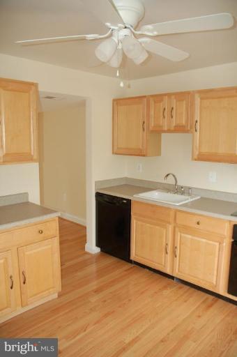73 Timber Rock Road Gaithersburg, MD 20878 - Photo 10 of 25 Kitchen 2