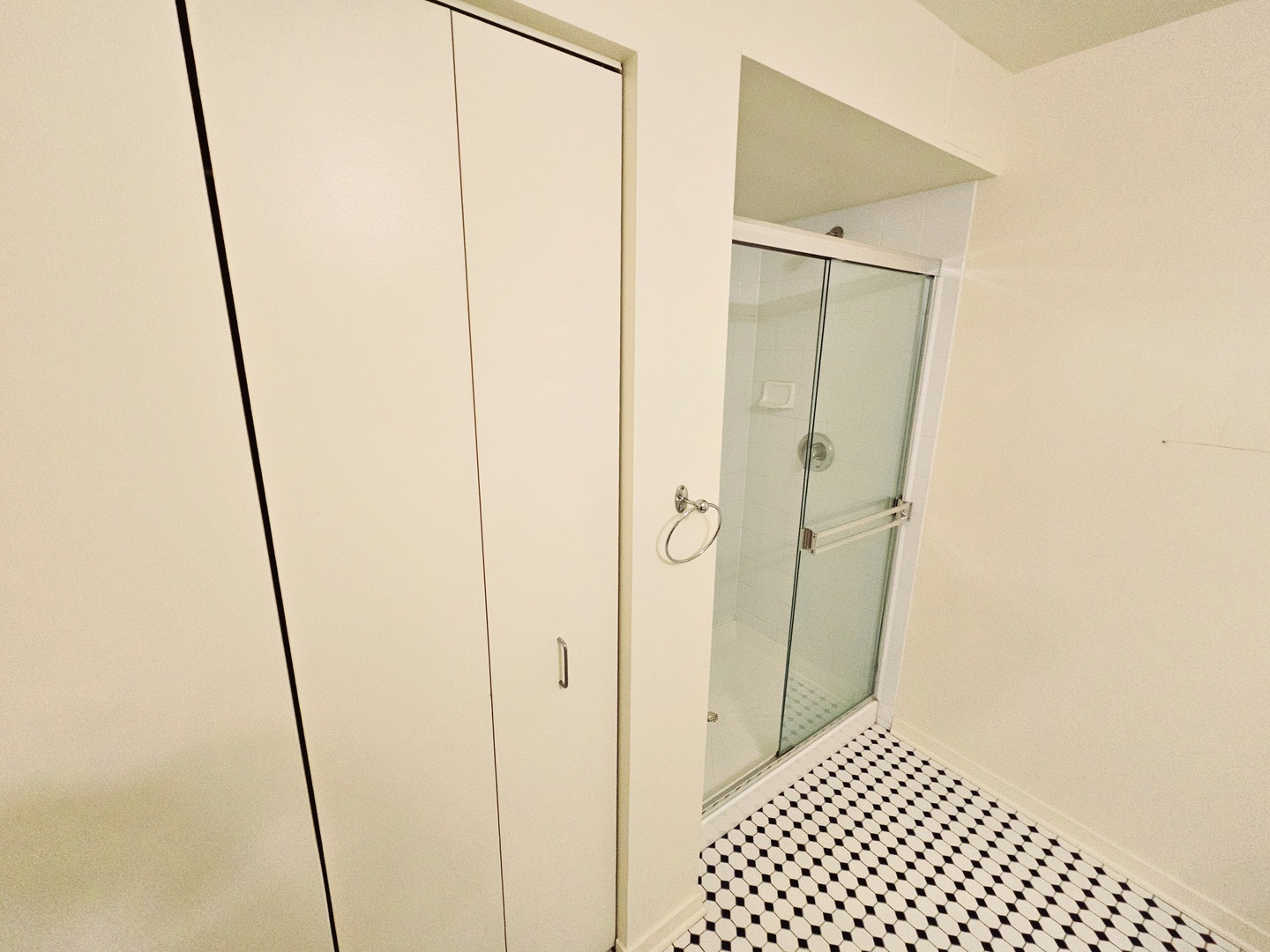 1640 Maple Avenue, Unit 502 Evanston, IL 60201 - Photo 11 of 12