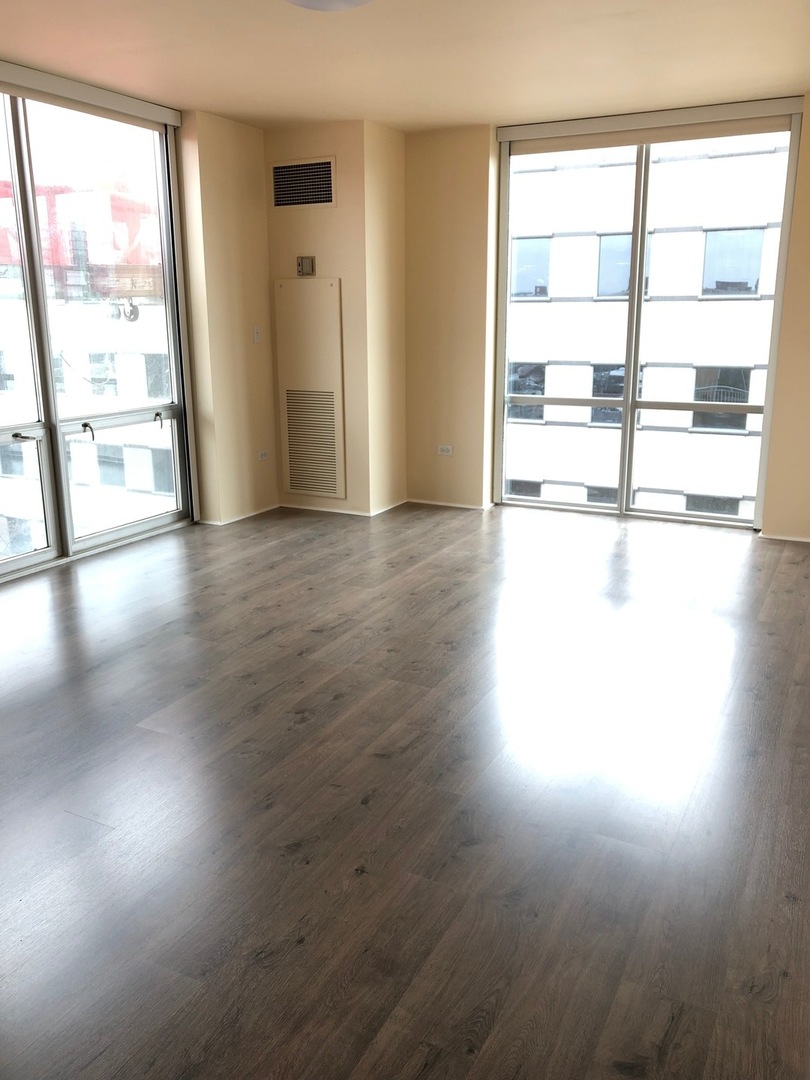 1640 Maple Avenue, Unit 502 Evanston, IL 60201 - Photo 4 of 12