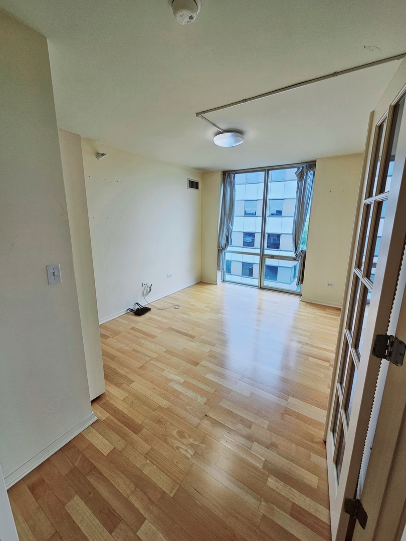 1640 Maple Avenue, Unit 502 Evanston, IL 60201 - Photo 9 of 12