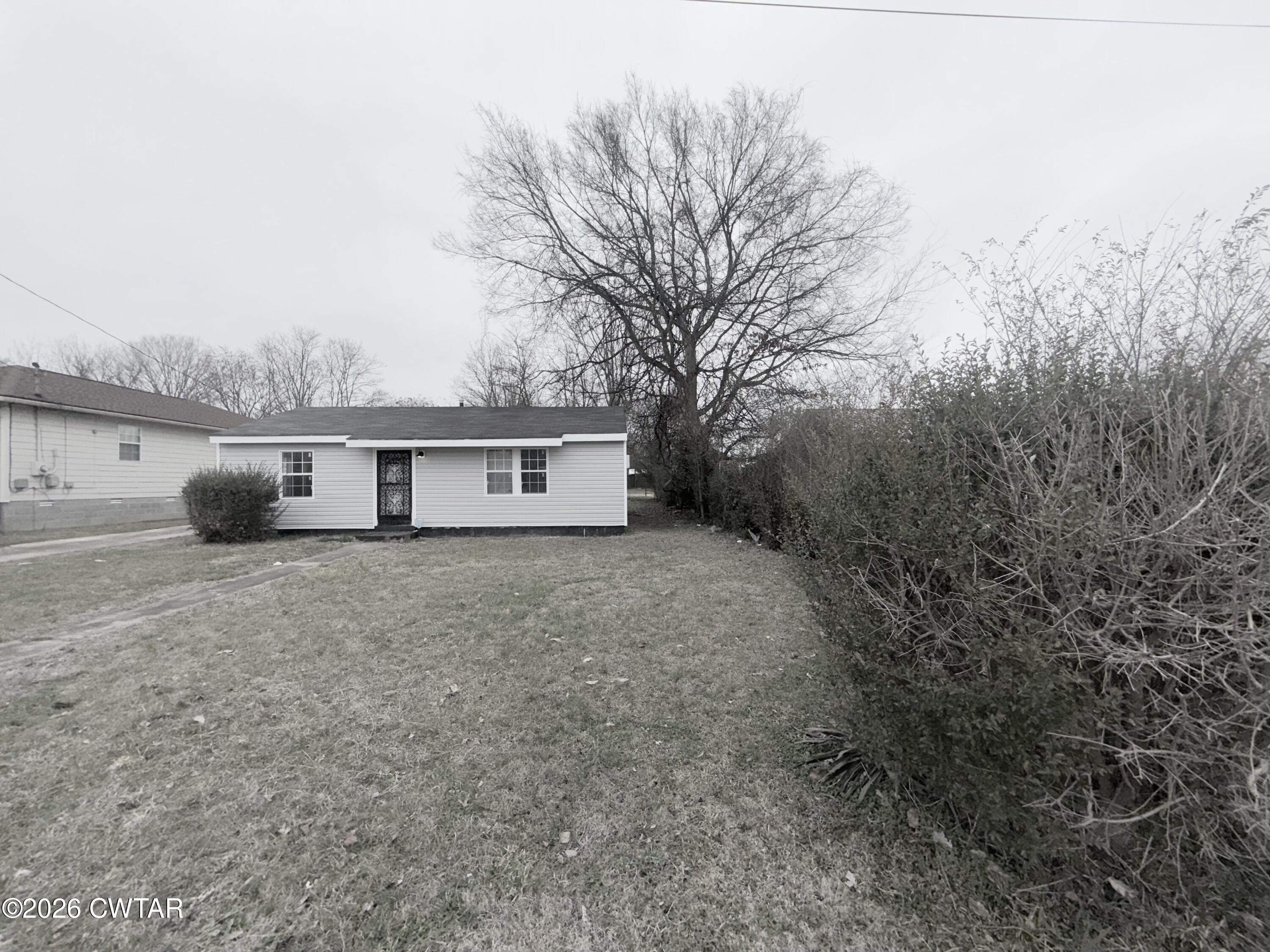 129 Idlewild Street Jackson, TN 38301 - Photo 2 of 23 IMG_1208